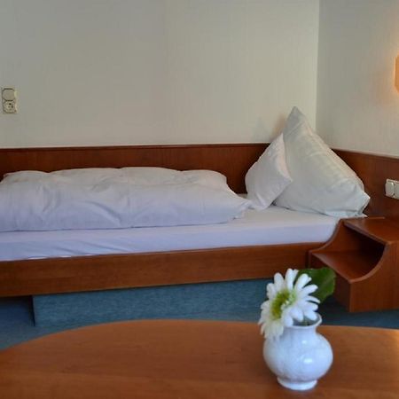 Hotel Hofgarten Bad Buchau Bagian luar foto