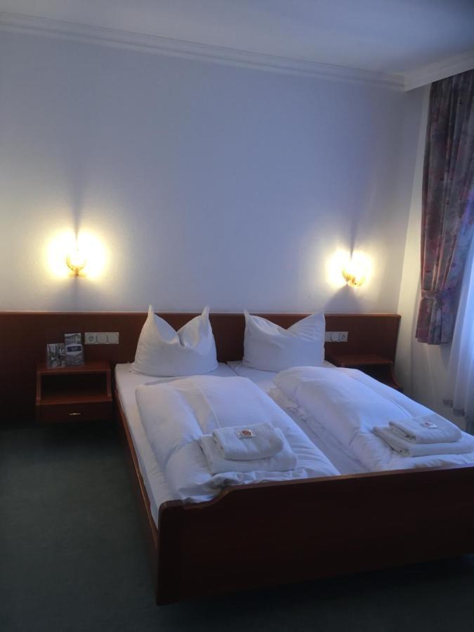 Hotel Hofgarten Bad Buchau Bagian luar foto