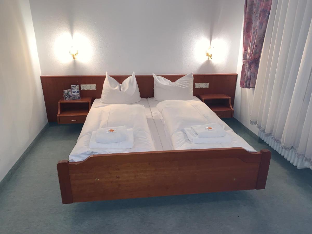 Hotel Hofgarten Bad Buchau Bagian luar foto